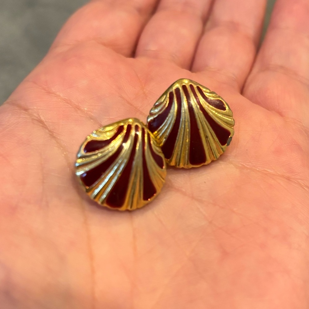 Vintage Gold & Enamel RedShell Earrings (Pierced) by Kim, Similar to Monet Brand - Picture 3 of 3